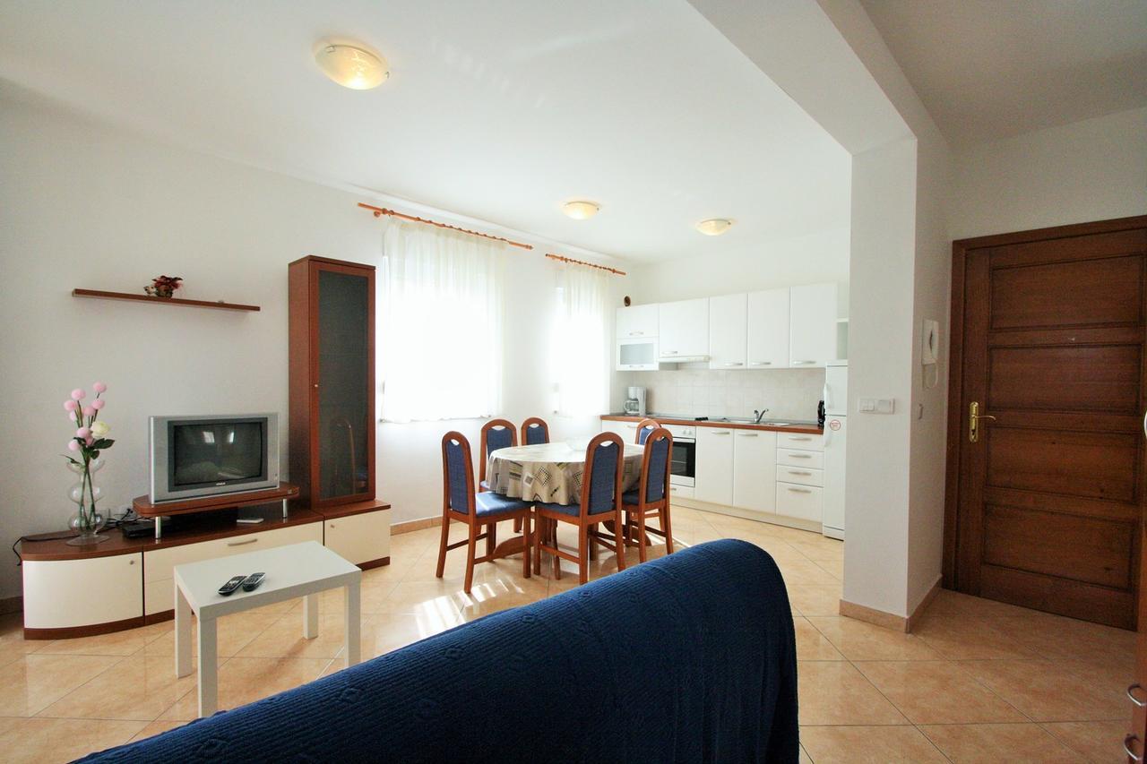 Apartment Bilic With Balcony Porec Ngoại thất bức ảnh