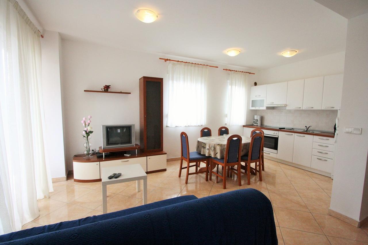 Apartment Bilic With Balcony Porec Ngoại thất bức ảnh